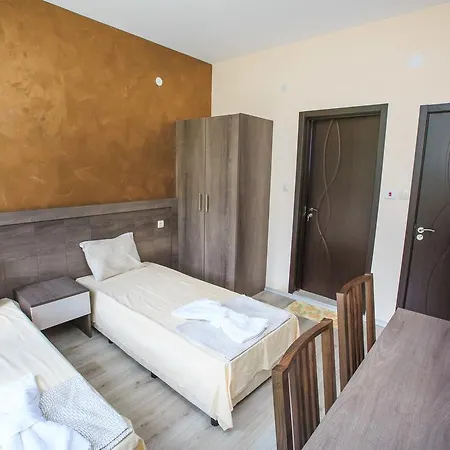 Πανσιόν Kaltsunova House 2*