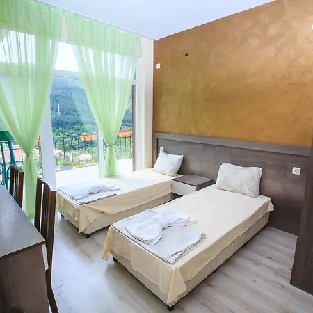 Kaltsunova House 2*